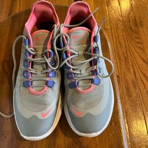 Nike Air Max Axis in grey size 5